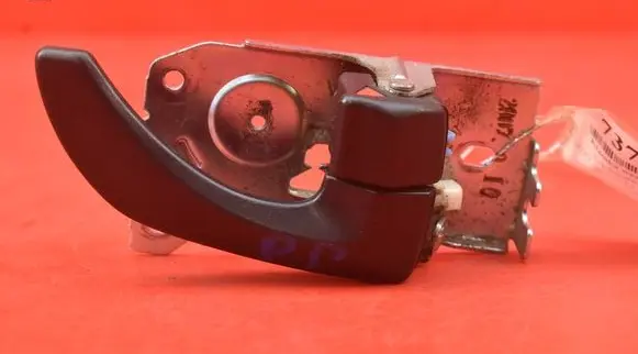 KIA Sorento Front door interior handle