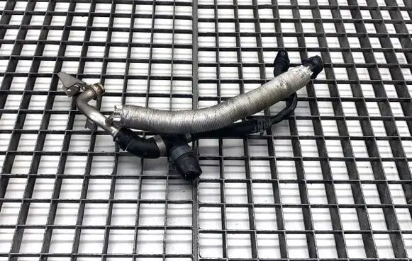Volkswagen Arteon Turbo turbocharger oiling pipe/hose 06Q121065B