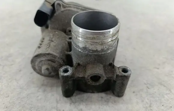 Volkswagen Fox Throttle body valve 03D133062E