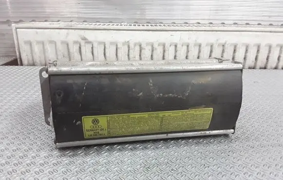 Skoda Octavia Mk1 (1U) Passenger airbag 1J0880204A
