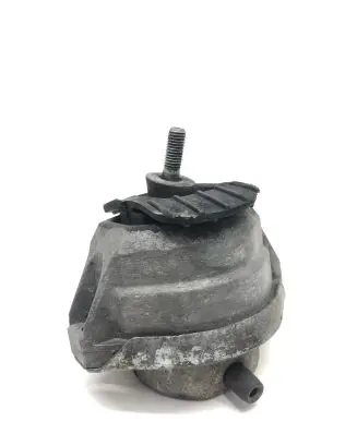 BMW 5 E60 E61 Engine mount bracket 6761092 15934612