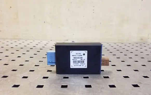 Citroen DS4 Alarm control unit/module 9665582380