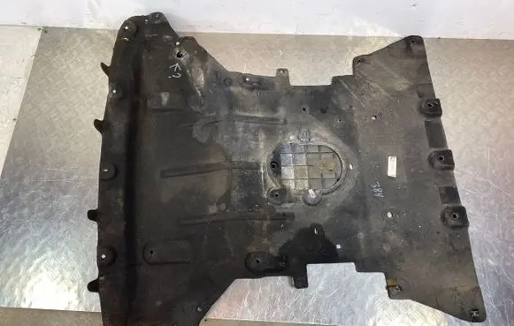 Jeep Grand Cherokee WL Engine splash shield/under tray P68377818AF