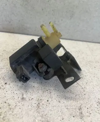 Opel Insignia A Turbo solenoid valve 55573362 70142003