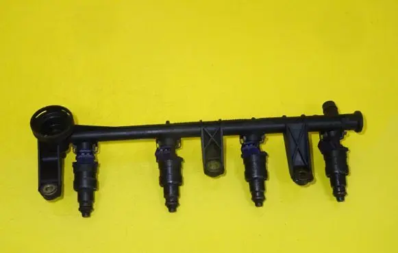 Renault Scenic I Fuel main line pipe 7700864726 866313