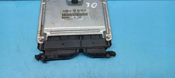 Volkswagen PASSAT B5 Engine control unit/module 038906019EH