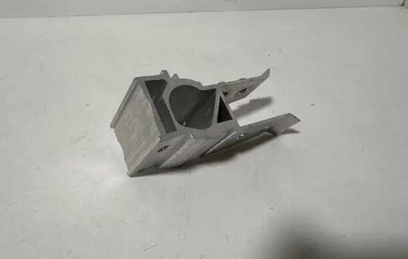 BMW 3 G20 G21 Radiator mount bracket 51117422233 7422233