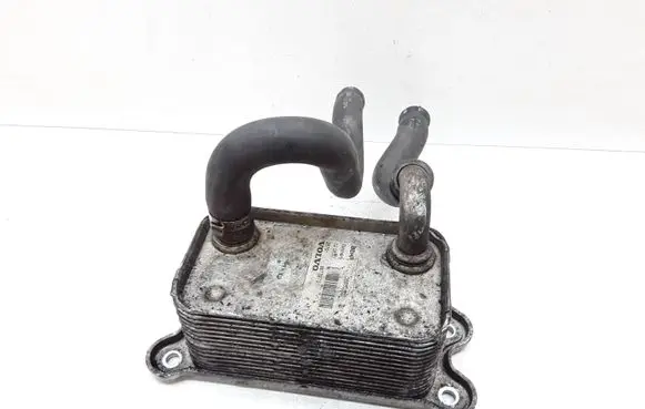 Volvo XC90 Engine oil radiator 8677973