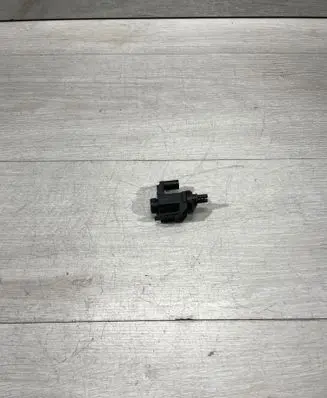 BMW 4 F36 Gran coupe Vacuum valve 704785 8570591 16T134