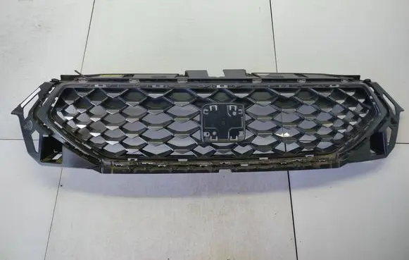 Seat Ateca Front bumper upper radiator grill 575853654