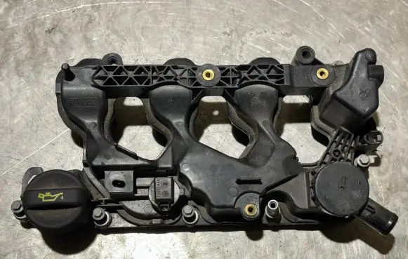 Peugeot 308 Rocker cam cover 9827622780