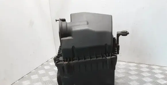 Jaguar XE Air filter box GX739600DB