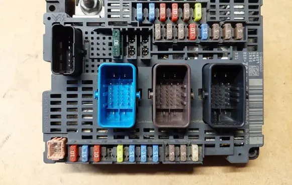 Peugeot 508 Fuse module 9674922080 BSMZ04