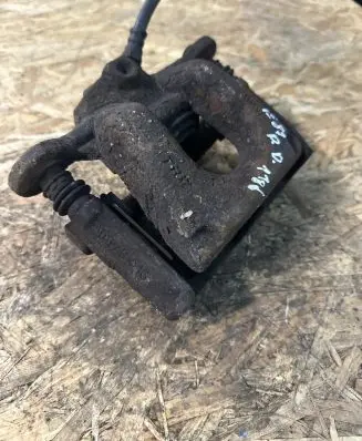 BMW 1 E81 E87 Front brake caliper