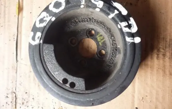 Volkswagen Polo IV 9N3 Crankshaft pulley