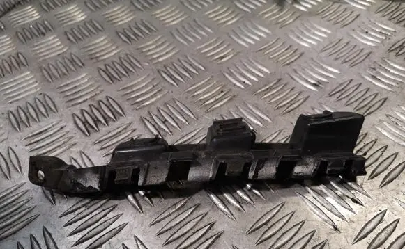 Volkswagen PASSAT B7 Front bumper mounting bracket