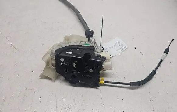Audi A6 C7 Front door lock 4G1837015A