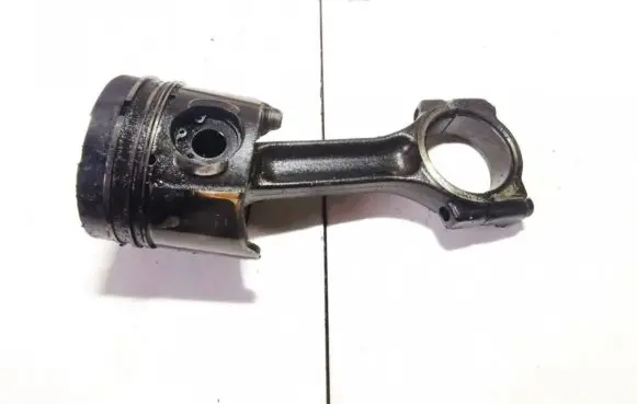 Volvo S40, V40 Piston with connecting rod