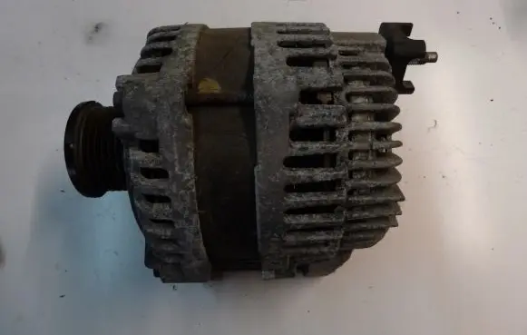 Renault Megane III Generator/alternator 231000024R