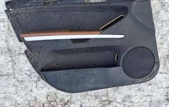 Mercedes-Benz ML W164 Front door card panel trim A1647201370