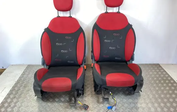 Fiat 500L Seat set 