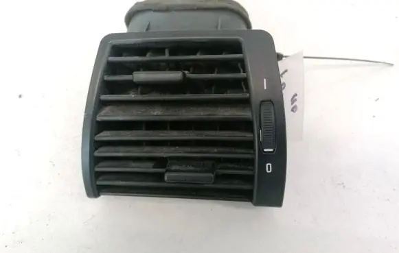 BMW X5 E53 Dash center air vent grill 64228402215 64.22-8402215