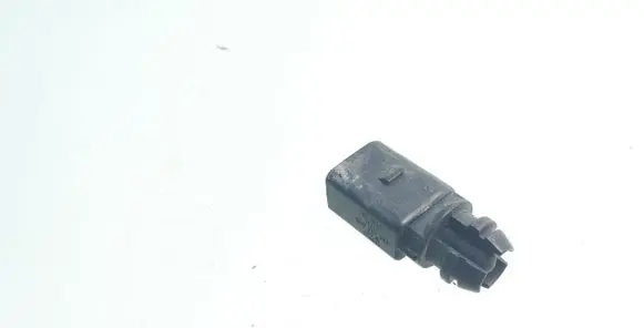 Volkswagen PASSAT B6 Outside/exterior temperature sensor 8Z0820535
