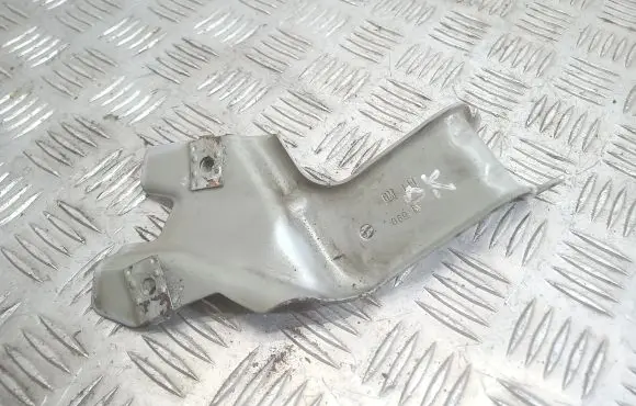 Opel Insignia A Fender mounting bracket