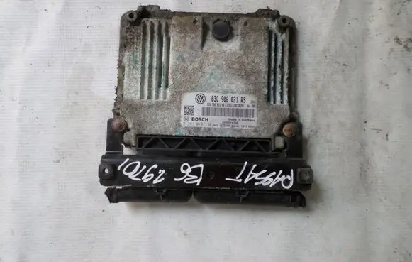 Volkswagen PASSAT B5 Engine control unit/module 03G906021RS