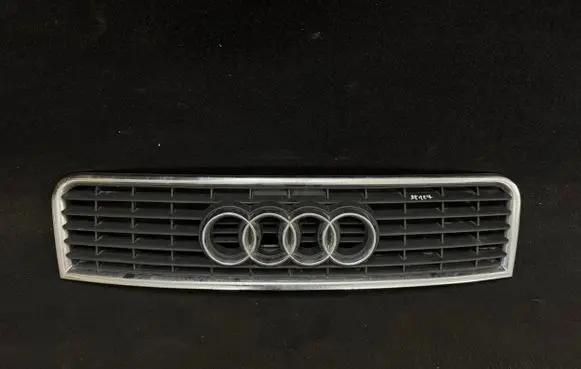 Audi A4 S4 B6 8E 8H Front bumper upper radiator grill 8E0853651F