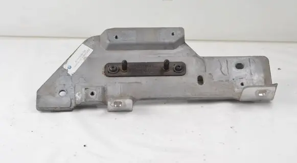 Engine mount bracket