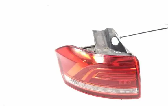 Volkswagen PASSAT B8 Rear/tail lights