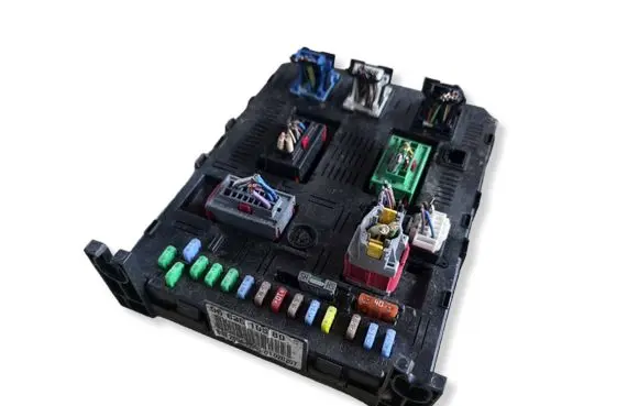 Citroen C4 Aircross Fuse module 9663510580