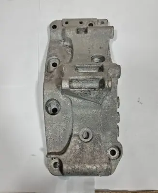 BMW 4 F36 Gran coupe A/C compressor mount bracket 7619250 46000 18095810
