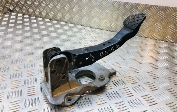 Volkswagen PASSAT B6 Brake pedal 3C2721057F