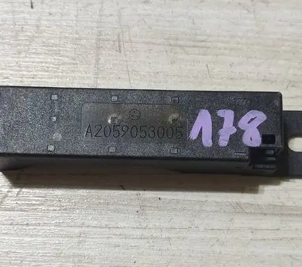 Mercedes-Benz CLA C117 X117 W117 Keyless (KESSY) go control unit/module A2059053005