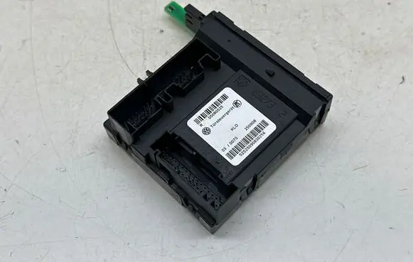 Audi TT TTS Mk2 Front door window regulator motor 632732