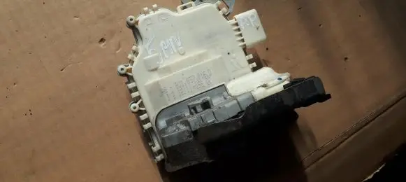 Audi A6 S6 C7 4G Front door lock 8J1837016D