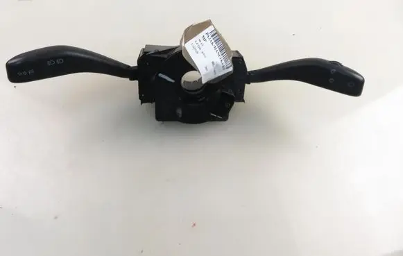Wiper turn signal indicator stalk/switch