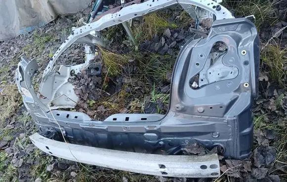 Toyota Avensis T250 Front bumper support beam 