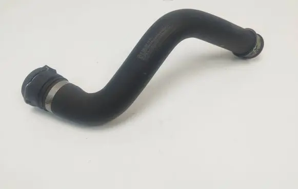 Mercedes-Benz ML AMG W166 Engine coolant pipe/hose A1665001075