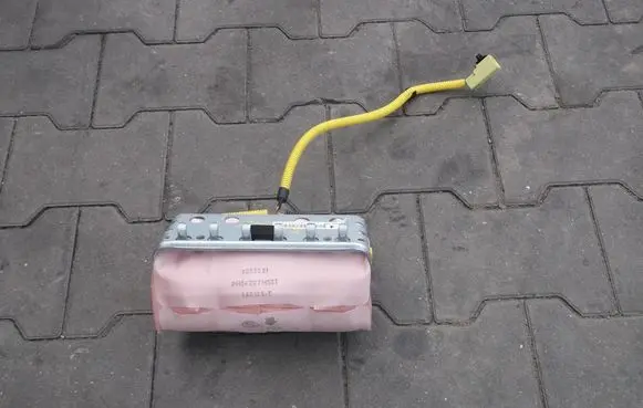 Subaru Legacy Passenger airbag PODUSZKATAMAAIRBAG