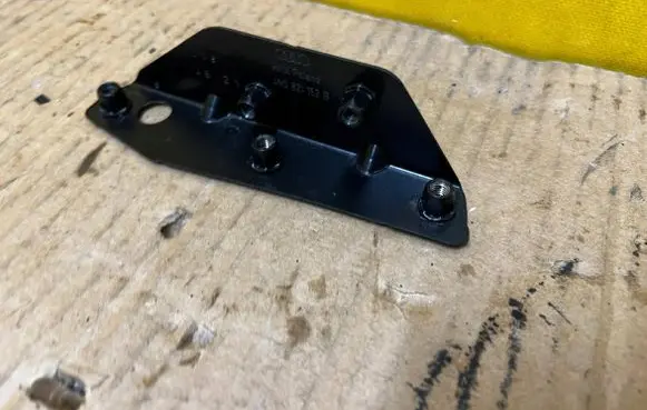 Audi A8 S8 D5 Fender mounting bracket 4N0821152B