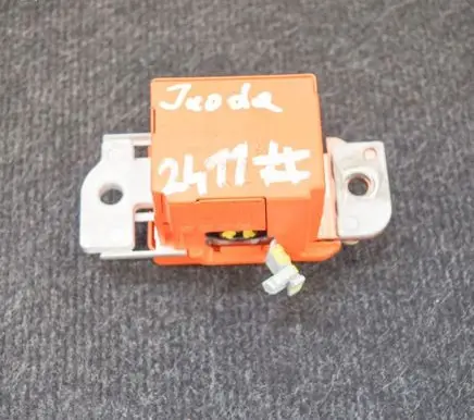 Tesla Model S Battery relay fuse 