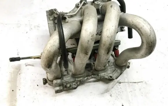 Nissan Primera Intake manifold