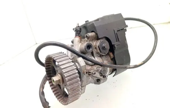 Peugeot 406 Fuel injection high pressure pump 204573 R8640A050A