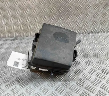 Hyundai Santa Fe Fuse module 913002W980