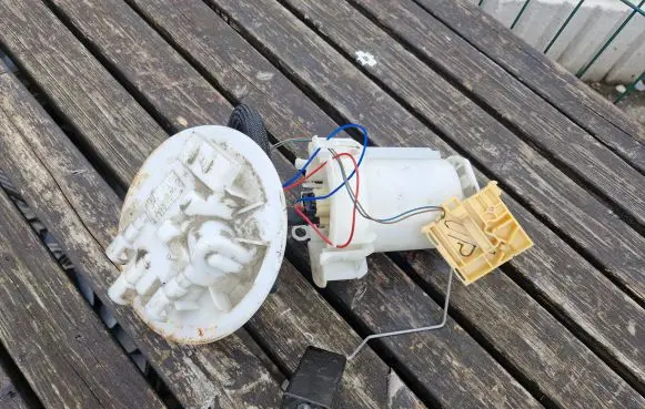 Opel Vectra C In-tank fuel pump 