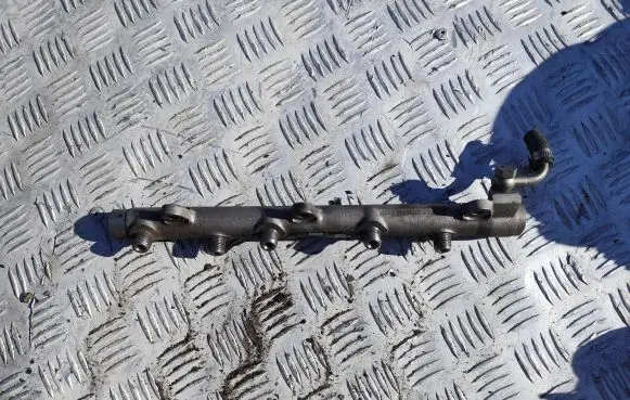 BMW 5 E60 E61 Fuel main line pipe 778716406 0445214030 008534L5