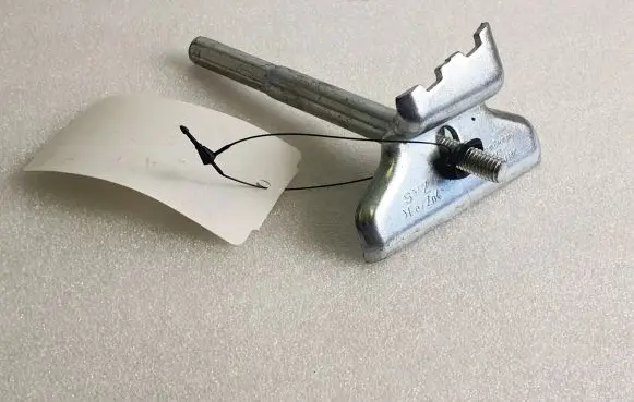 Battery bracket